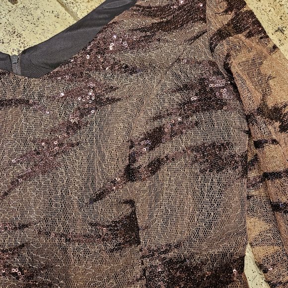 LORELLANA Couture Evening Gown (2- piece) - Picture 4 of 9